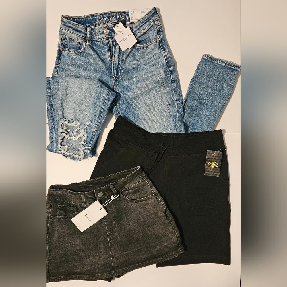 NWT American Eagle Outfitters Distressed Jeans Elleven Jean Shorts & Gym Shorts